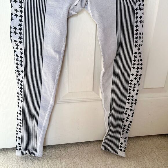 Fabletics High Waisted Seamless Star Second Skin Compression Capri Leggings - Picture 5 of 8